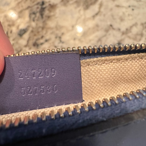 Authentic Gucci Blue Leather Pouch - Picture 4 of 5
